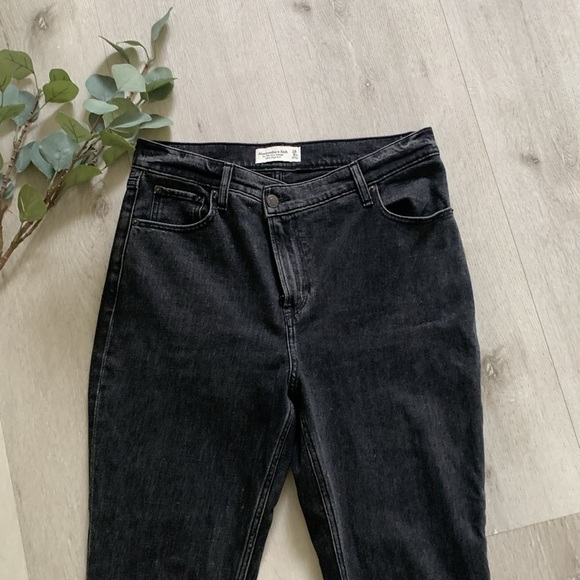 Abercrombie 90’s Slim Straight Ultra High Rise Jeans Black Size 29 cross cross - Picture 9 of 14
